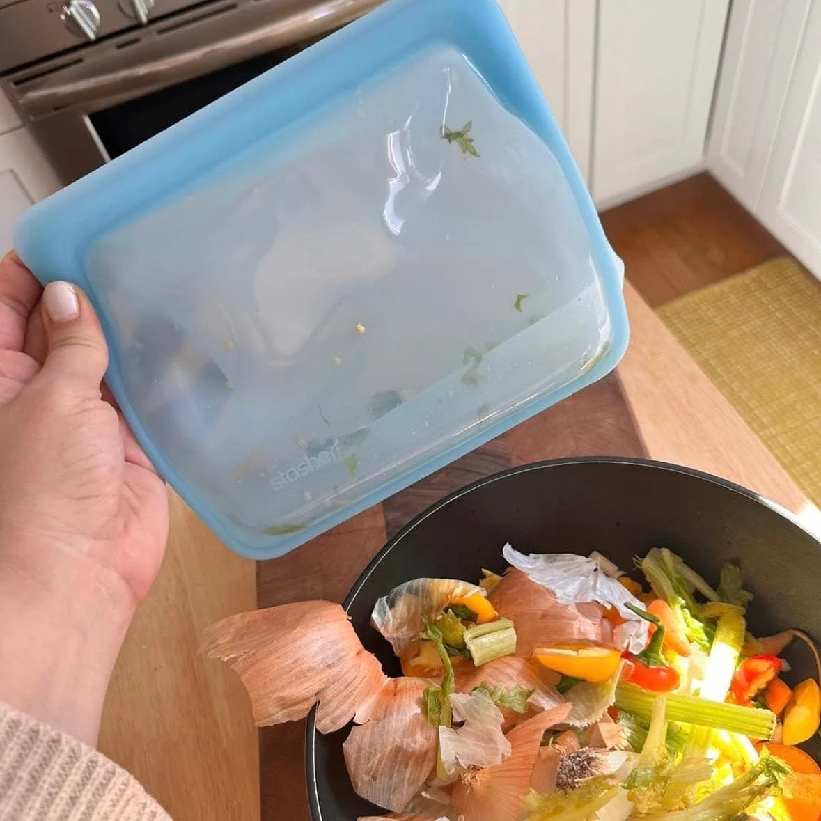 Stand-Up Mid Bag - Image 13